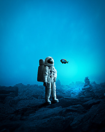 Art, Fish, Under Water, Underwater, Cosmonaut HD phone wallpaper