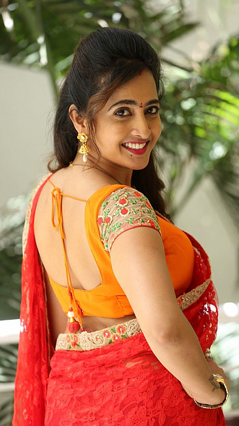 Lasya Manjunath, telugu actress, anchor, saree lover HD phone wallpaper