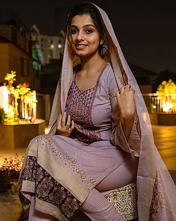 Niranjana Anoop, sleeve, actress4 HD phone wallpaper