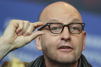 Steven Soderbergh, filmmaking, Unsane premiere, Japan Times review HD wallpaper