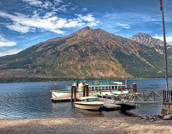 Lake MacDonald, Montana, boats, pier, sky, mountains, water HD wallpaper