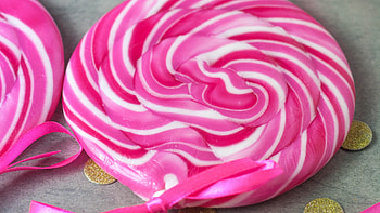 High definition lollipop, Vibrant and eye-catching, Sweet temptation, Candy lover's delight HD wallpaper