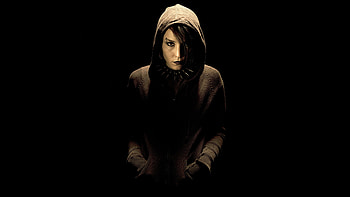 Noomi Rapace, High-definition ry, Aesthetic appeal, Mesmerizing presence HD wallpaper