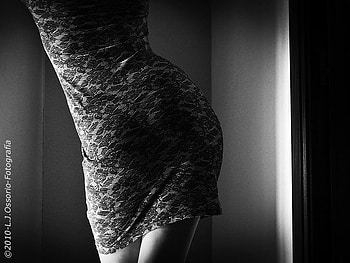 ATTRIBUTES OF WOMAN ;), sexy, charming, graphy, bw, feminine, tasty, woman HD wallpaper
