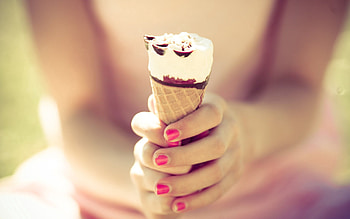 Food, Summer, Ice Cream, Hands, Girl, Horn, Shoehorn, Fingernails, Nails HD wallpaper