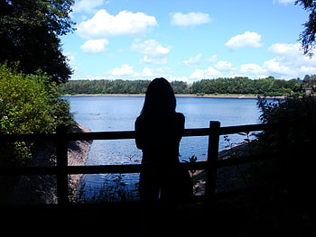 Such beauty, trees, nature, girl, water, lake, countryside HD wallpaper