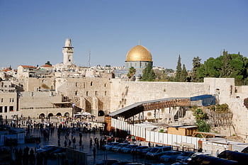 Majestic view of the Dome of the Rock and Western Wall in Jerusalem, Israel. HD wallpaper