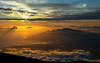 Haleakala summit, Maui, Hawaii, golden, sea, reflection, clouds, sky, sunset HD wallpaper