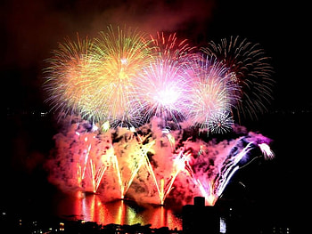 Harbour Lights, night, fireworks, harbour, celebrate, sky, new year HD wallpaper