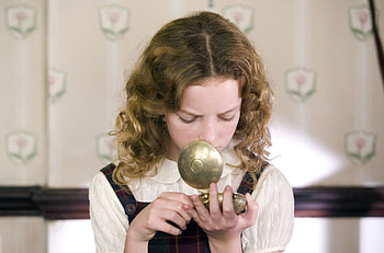 The Golden Compass, CGI creatures, Intrepid heroine, Spectacular visual effects HD wallpaper