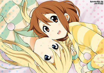 K-on, brown eyes, blue eyes, bed, long hair, sgort hair, kotobuki tsumugi, brown hair, hirasawa yui, blonde hair, 2girls HD wallpaper