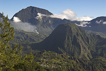 Reunion Island, Malaysian plane, New York Times, Island's moment HD wallpaper