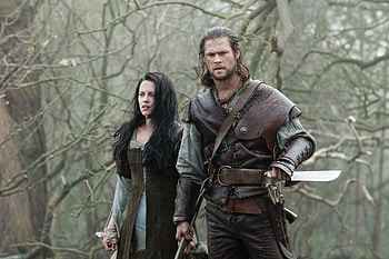 Chris Hemsworth, Huntsman, Snow White, Action HD wallpaper
