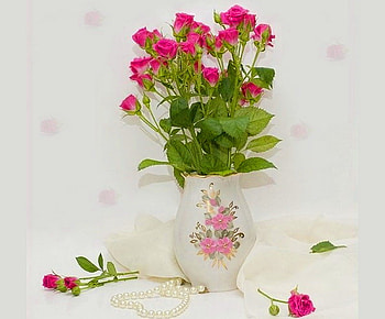 Miniatures, pink, green leaves, roses, petals, painted vase, flowers HD wallpaper