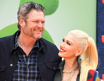Gwen Stefani, Blake Shelton, Match made in heaven, Loving gaze HD wallpaper