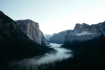 Yoesmite Snowy Mountains Fog Covered , yosemite, mountains, snow, nature HD wallpaper