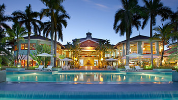 beautiful resort in the maldives at dusk, palms, lights, pool, dusk, resort HD wallpaper