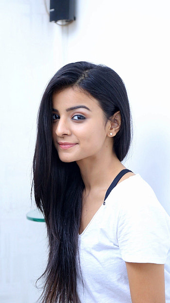 Mahima Makwana, venkteswar, telugu actress HD phone wallpaper