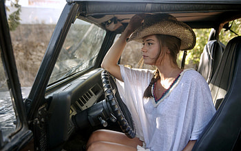 Cowgirl Caprice in her Jeep, cowgirl, model, jeep, blonde HD wallpaper