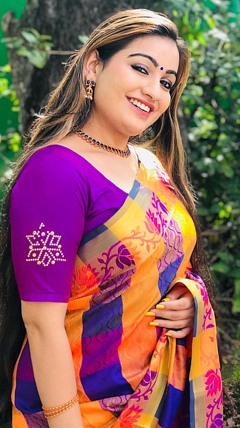 Manave surendran, mallu aunty, saree lover HD phone wallpaper