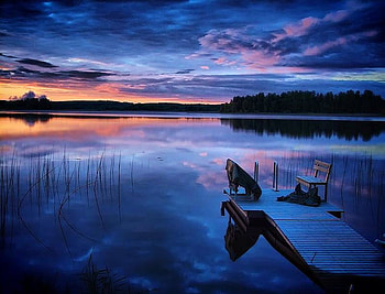 Cottage night, blue, bench, night sky, pink sky, dock, lake, shoreline HD wallpaper