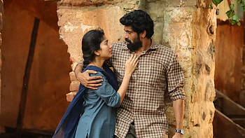 Sai Pallavi as Vennela Rana Daggubati as Dr. Ravi Shankar Priyamani as Comrade Bharathakka Virata Parvam HD wallpaper