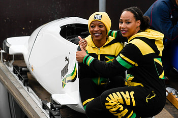 Jazmine Fenlator-Victorian and Carrie Russell, Bobsleigh HD wallpaper