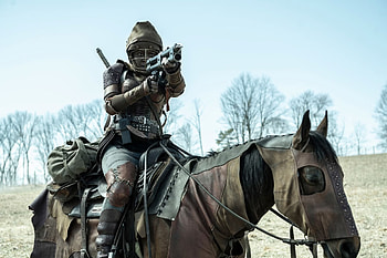 Walking Dead Survivor on Horseback, TV Show, The Walking Dead: The Ones Who Live HD wallpaper