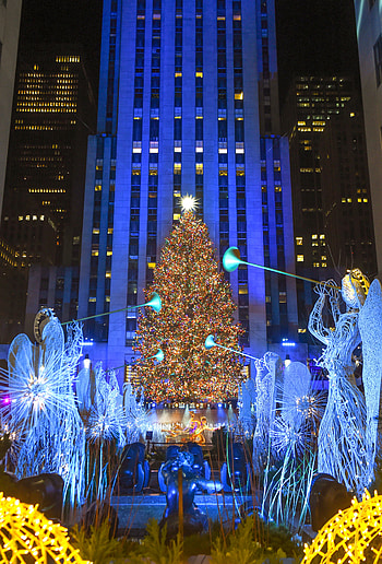 New York Christmas, Rockefeller center, Tree lighting, Festive atmosphere HD phone wallpaper