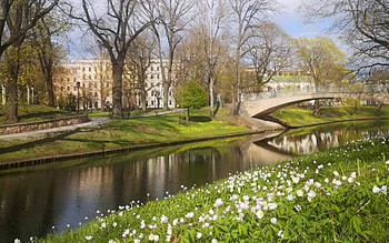 Spring in Riga, Latvia, canal, trees, Latvia, Riga, spring, park HD wallpaper