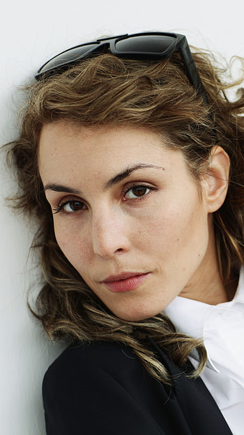 Noomi Rapace, Striking , Celebrity , Captivating portrayal HD phone wallpaper