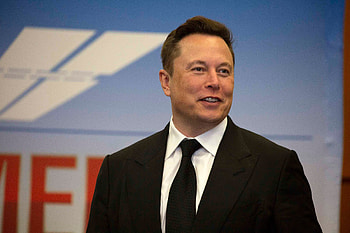 Elon Musk, Prefab tiny house, Texas residence, Sustainable living HD wallpaper