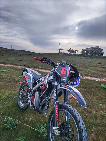 Motard 125, cloud, sky, motocross, honda, moto HD phone wallpaper