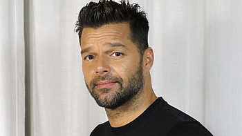 Ricky Martin, Striking beard, Extraordinary style, Personality transformation HD wallpaper