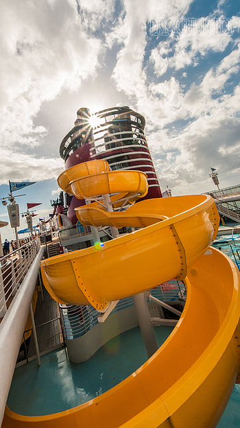 Water slide, Waterpark HD phone wallpaper