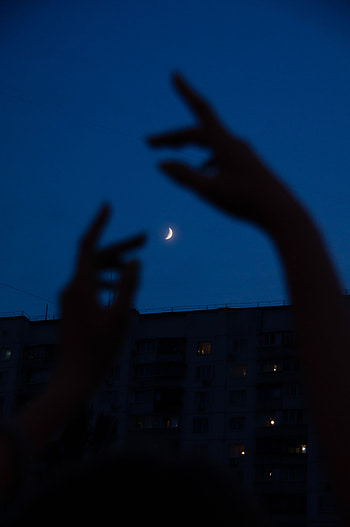 Night, Moon, Building, Dark, Hands HD phone wallpaper