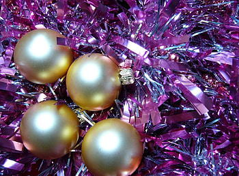 Holidays, Christmas Decorations, Christmas Tree Toys, Tinsel, Balls HD wallpaper