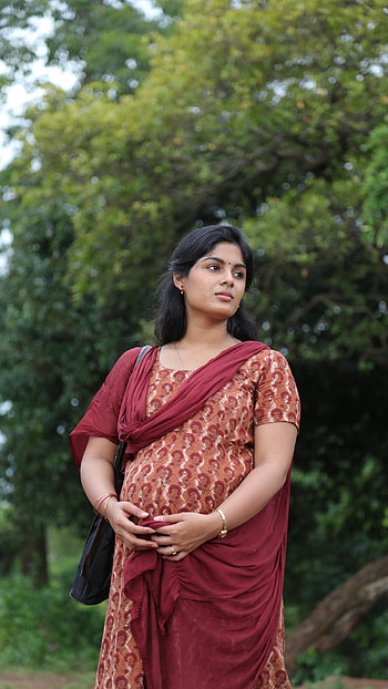 Samyukta Menon, lilli, malayalam movie HD phone wallpaper