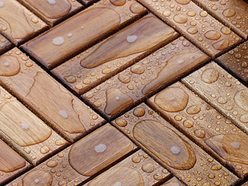 Water on wooden surface, texture HD wallpaper