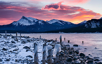 Sunset at the river, snow, landscape, clouds, colors, sky, mountains, ice, stones HD wallpaper