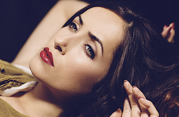 * Thinking about you *, red lips, dreamer, thoughts, eyes, beauty, missing, lady, face, lips, green eyes HD wallpaper