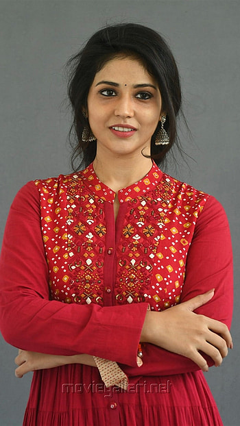Priyanka Jawalkar, Tamil Actress HD phone wallpaper