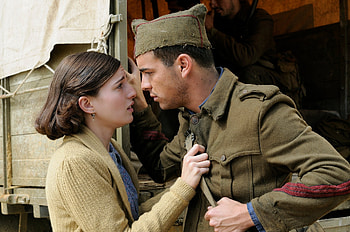 Mario Casas, Maria Valverde, Mule War, Pair actors HD wallpaper