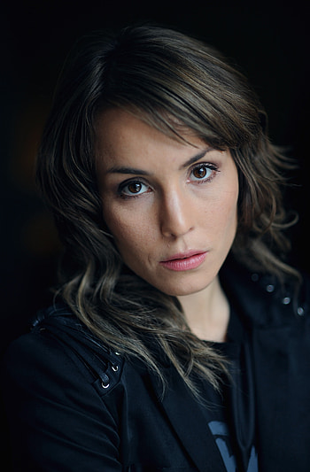 Noomi Rapace, Celebrity , Striking , Stunning high-definition HD phone wallpaper