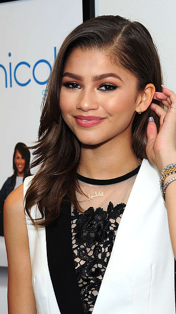 Zendaya Coleman, Hollywood, Heroine HD phone wallpaper