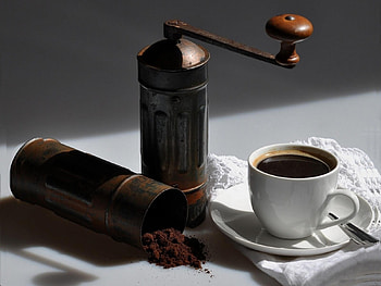 *** Coffee and old coffee grounder ***, kawa, ziarna, filizanka, mlynek HD wallpaper