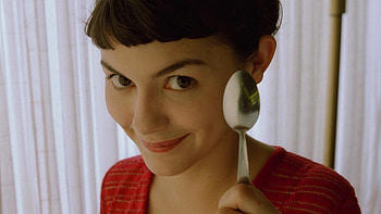 Amelie 2001, Isolation as opening, Steemkr blog, Unique storytelling HD wallpaper