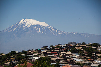 Personal adventure, Yerevan exploration, Peter's travel tales, Memorable experience HD wallpaper