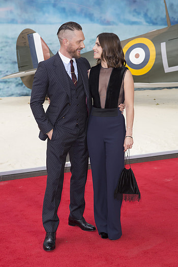 Tom Hardy, Charlotte Riley, critical popcorn HD phone wallpaper