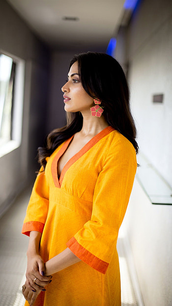 Amala Paul, tamil actress, model HD phone wallpaper
